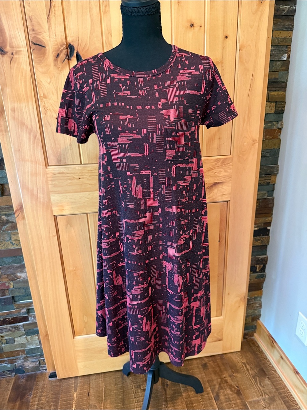 LuLaRoe Short Sleeve Midi Dress in Black with Pink Abstract Print